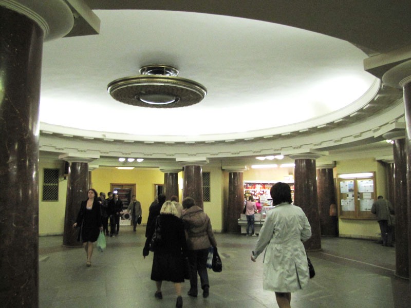 This Hall of Four Buffets is a popular place at the first floor. It has a beautiful granitic decorat...