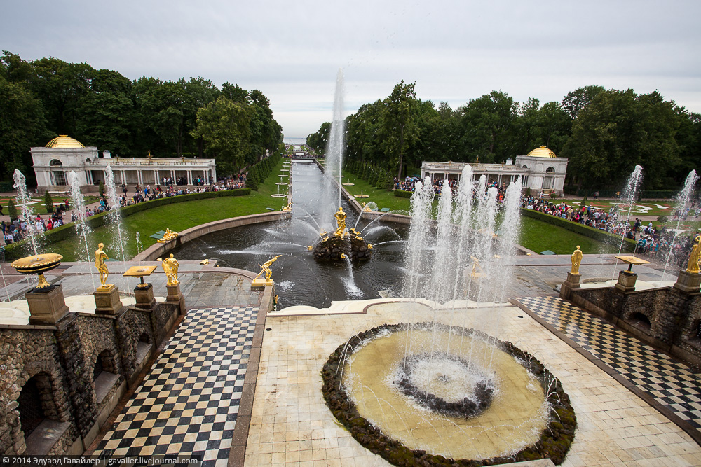 It was constructed in 1735 in honour of the 25 anniversary of the Poltava battle. The lion was chose...